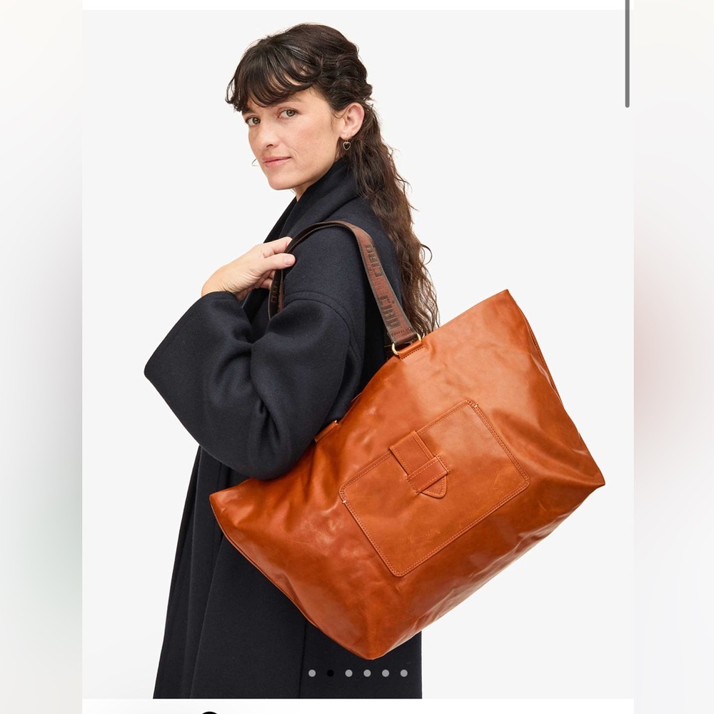 Clare V Grande Bateau Tote in Camel color leather
